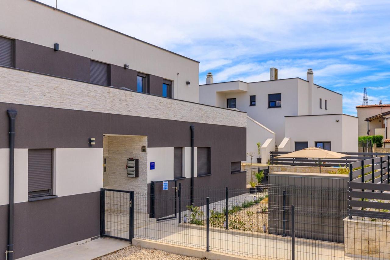 Sabena Apartment With Private Whirlpool Porec Bagian luar foto