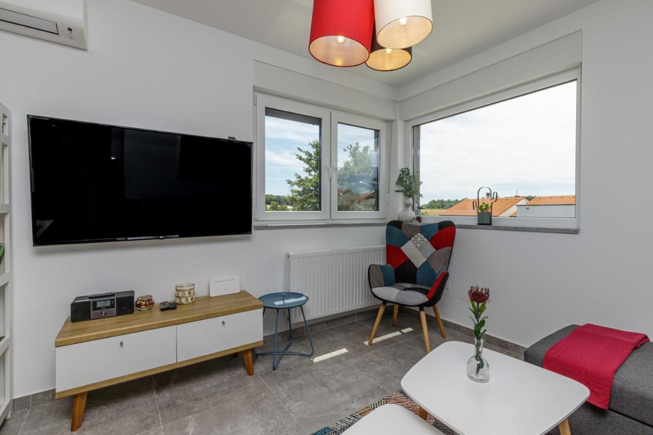 Sabena Apartment With Private Whirlpool Porec Bagian luar foto