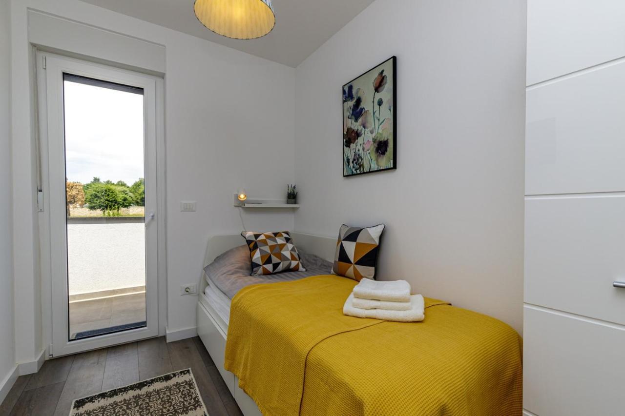 Sabena Apartment With Private Whirlpool Porec Bagian luar foto