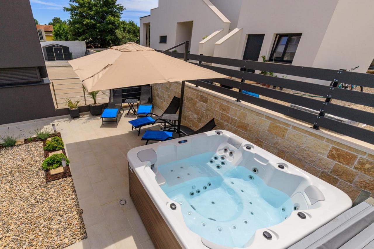 Sabena Apartment With Private Whirlpool Porec Bagian luar foto