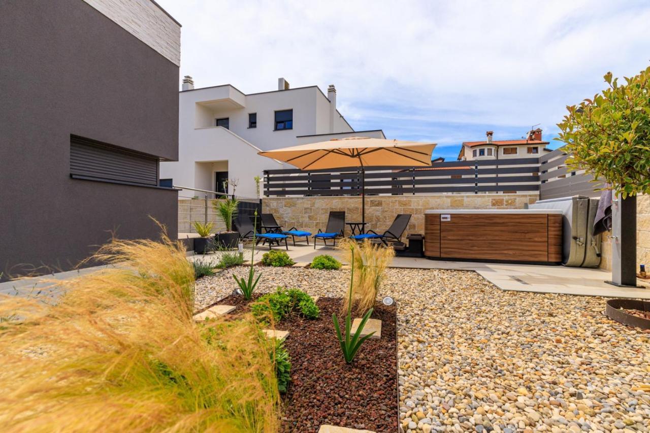 Sabena Apartment With Private Whirlpool Porec Bagian luar foto